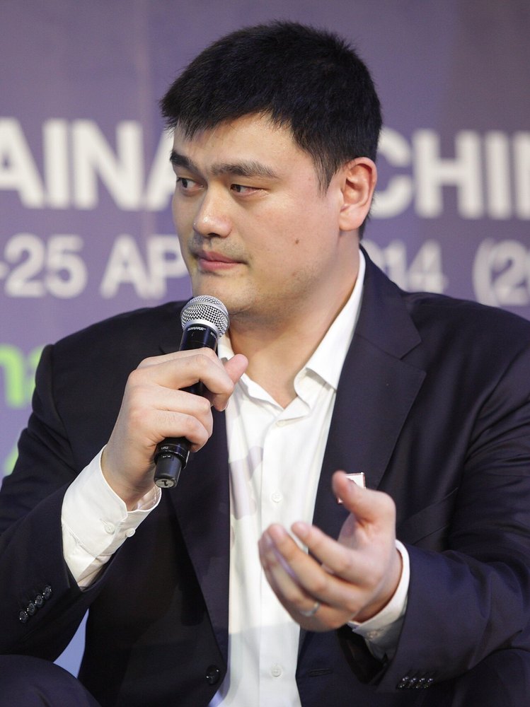 姚明：把篮球搬进6700所乡村小学