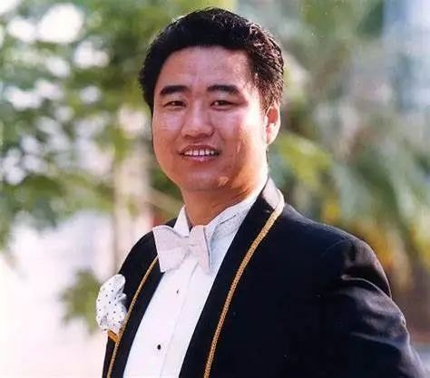 叢飛:一百八十三個孩子叫他爸爸